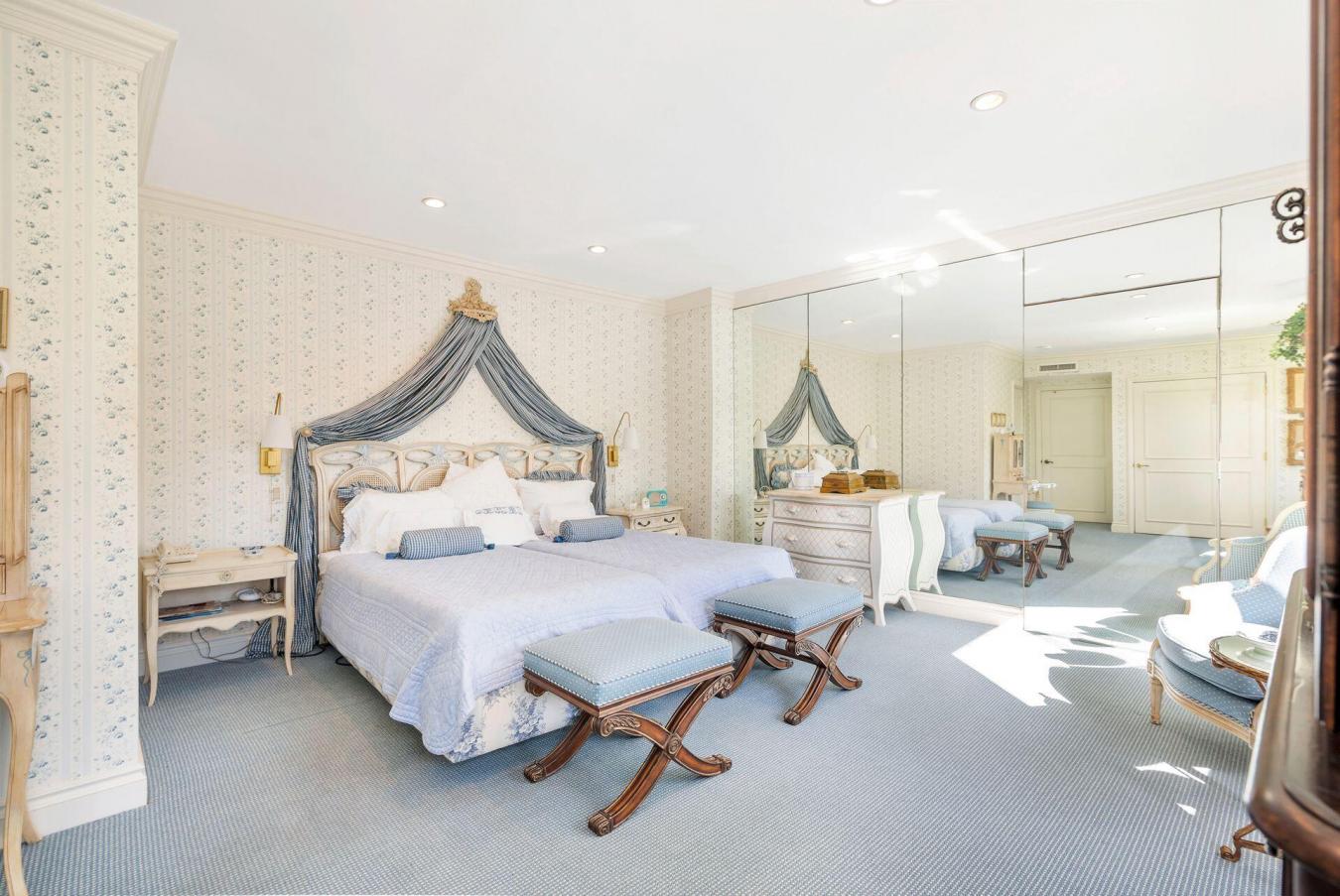 Palm Beach, Florida, 33480, United States, 3 Bedrooms Bedrooms, ,3 BathroomsBathrooms,Residential,For Sale,1944184