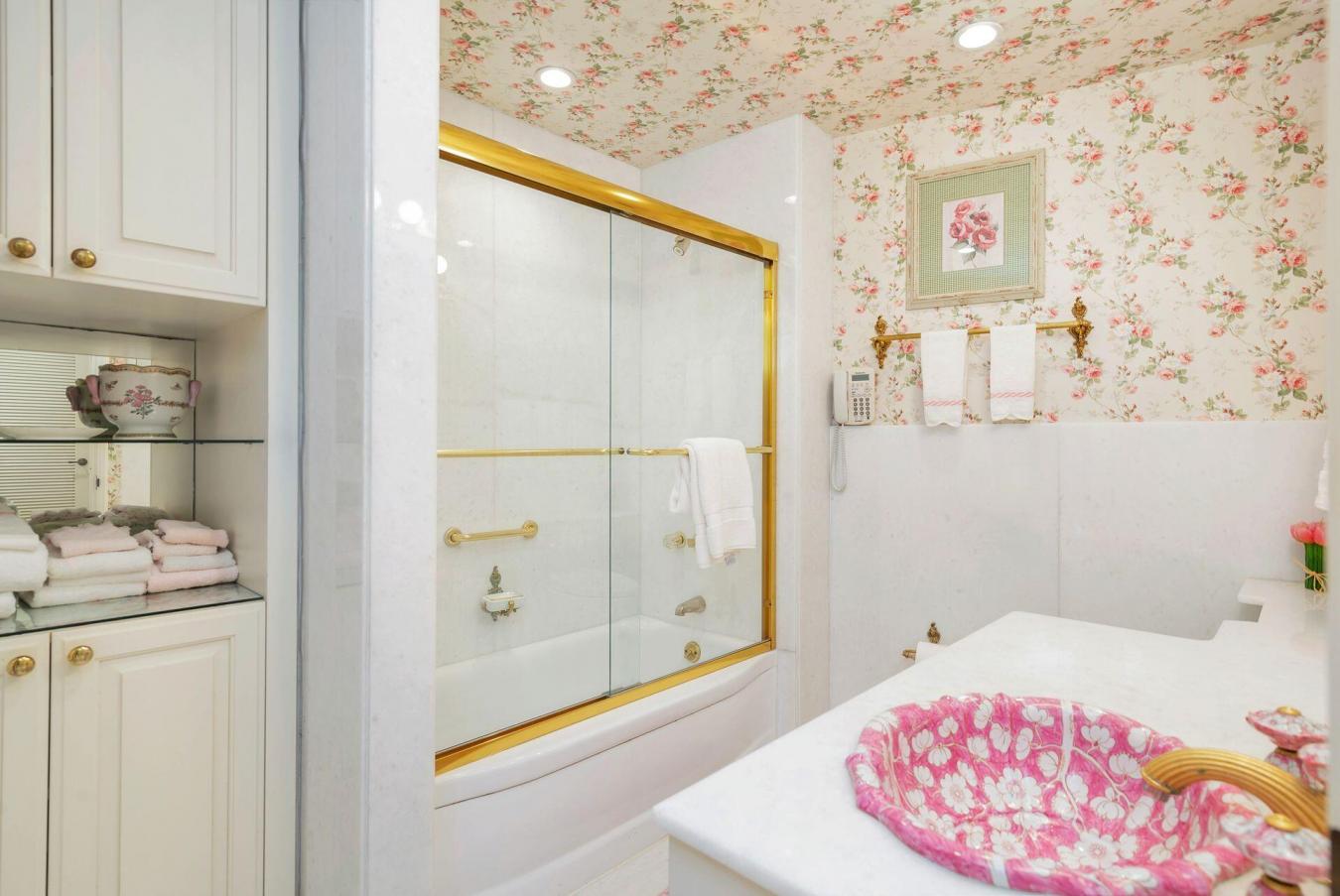 Palm Beach, Florida, 33480, United States, 3 Bedrooms Bedrooms, ,3 BathroomsBathrooms,Residential,For Sale,1944184