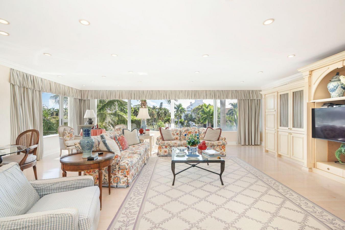 Palm Beach, Florida, 33480, United States, 3 Bedrooms Bedrooms, ,3 BathroomsBathrooms,Residential,For Sale,1944184