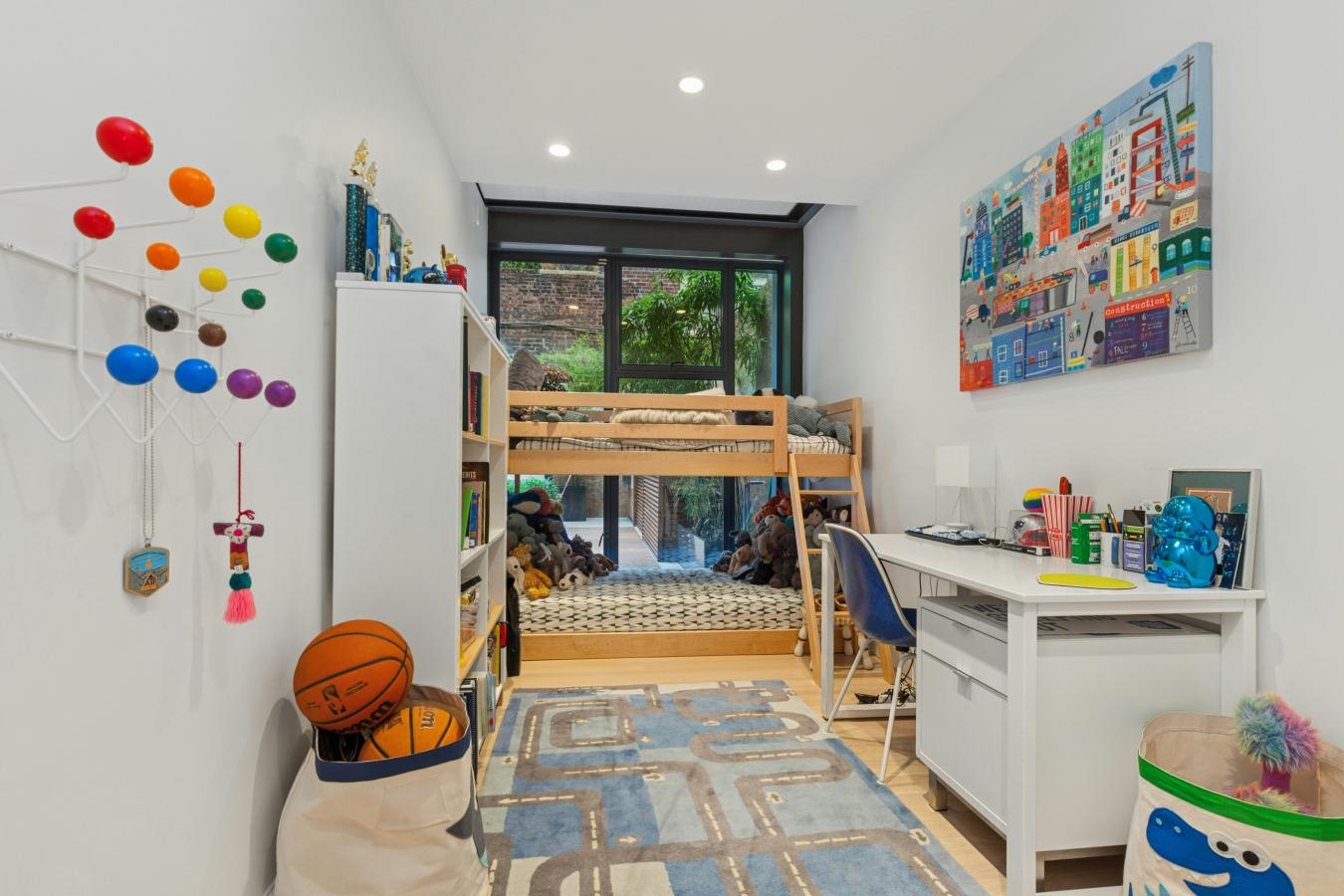 New York, New York, 10023, United States, 3 Bedrooms Bedrooms, ,3 BathroomsBathrooms,Residential,For Sale,1944181