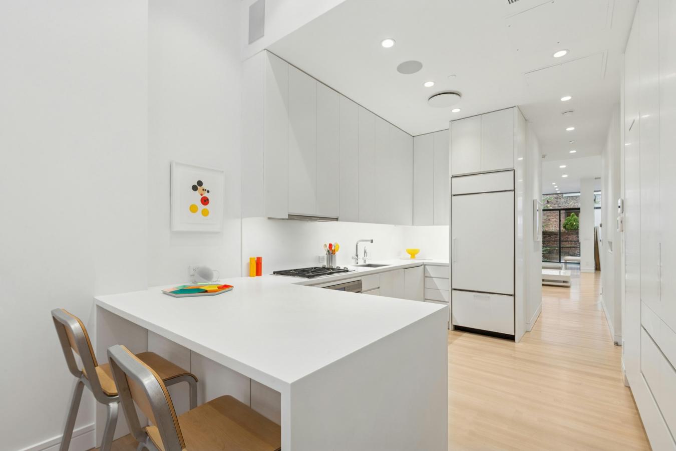 New York, New York, 10023, United States, 3 Bedrooms Bedrooms, ,3 BathroomsBathrooms,Residential,For Sale,1944181