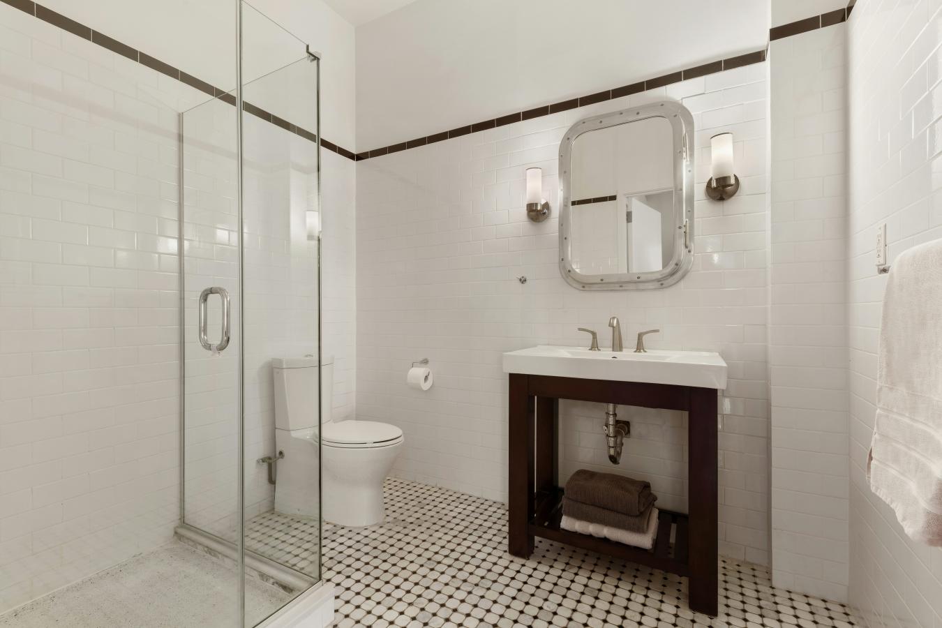 Soho, New York, 10013, United States, 1 Bedroom Bedrooms, ,2 BathroomsBathrooms,Residential,For Sale,1944182