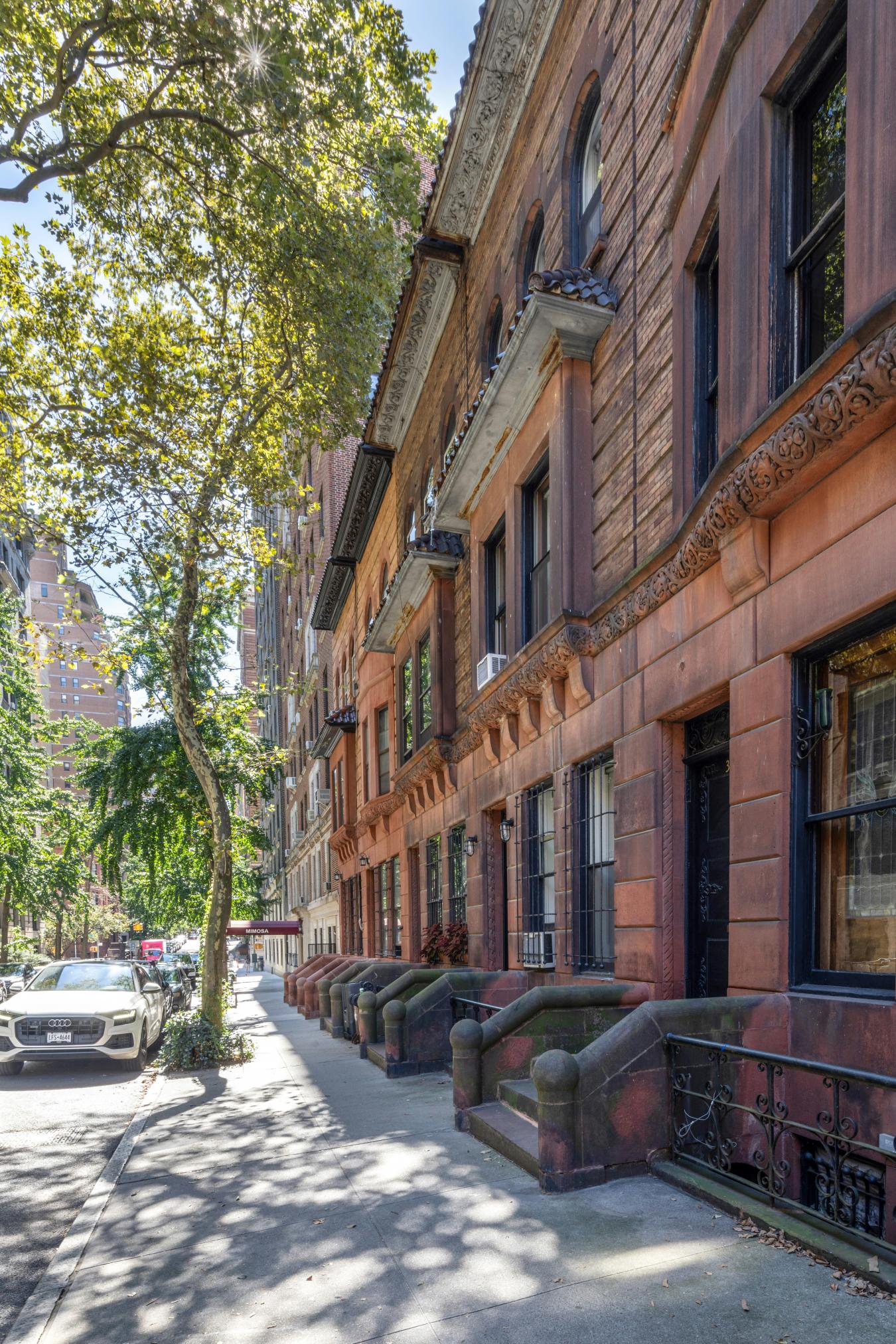 New York, New York, 10024, United States, 4 Bedrooms Bedrooms, ,3 BathroomsBathrooms,Residential,For Sale,1944180