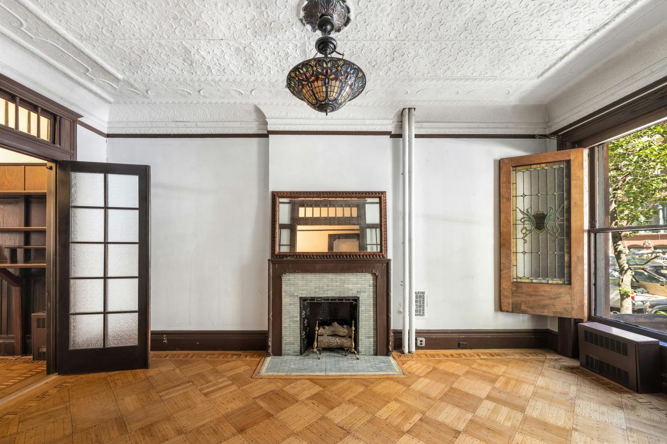 New York, New York, 10024, United States, 4 Bedrooms Bedrooms, ,3 BathroomsBathrooms,Residential,For Sale,1944180