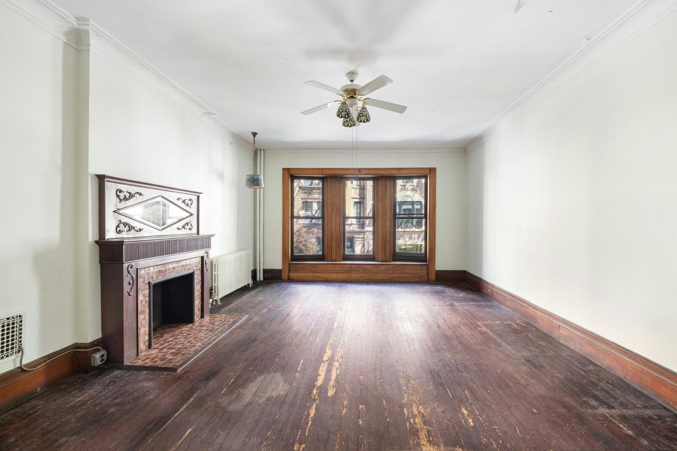 New York, New York, 10024, United States, 4 Bedrooms Bedrooms, ,3 BathroomsBathrooms,Residential,For Sale,1944180