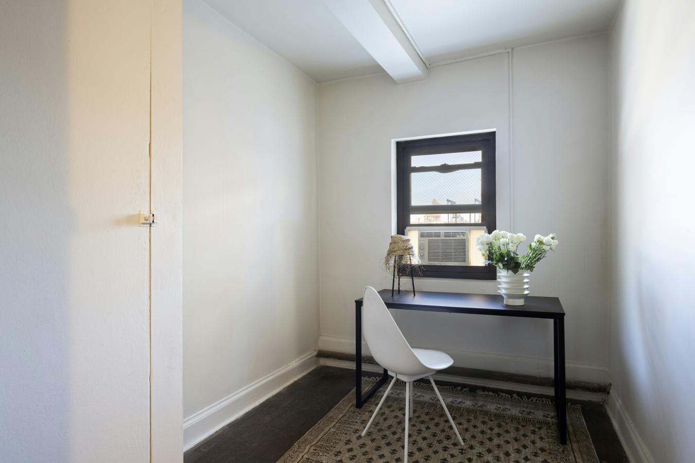 New York, New York, 10023, United States, 3 Bedrooms Bedrooms, ,1 BathroomBathrooms,Residential,For Sale,1944178