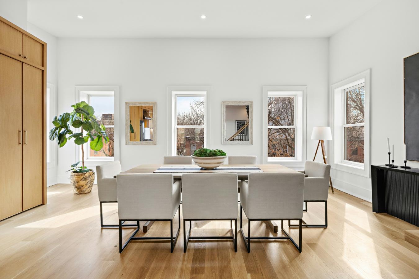 Jersey City Downtown, New Jersey, 07302, United States, 4 Bedrooms Bedrooms, ,2 BathroomsBathrooms,Residential,For Sale,1944177
