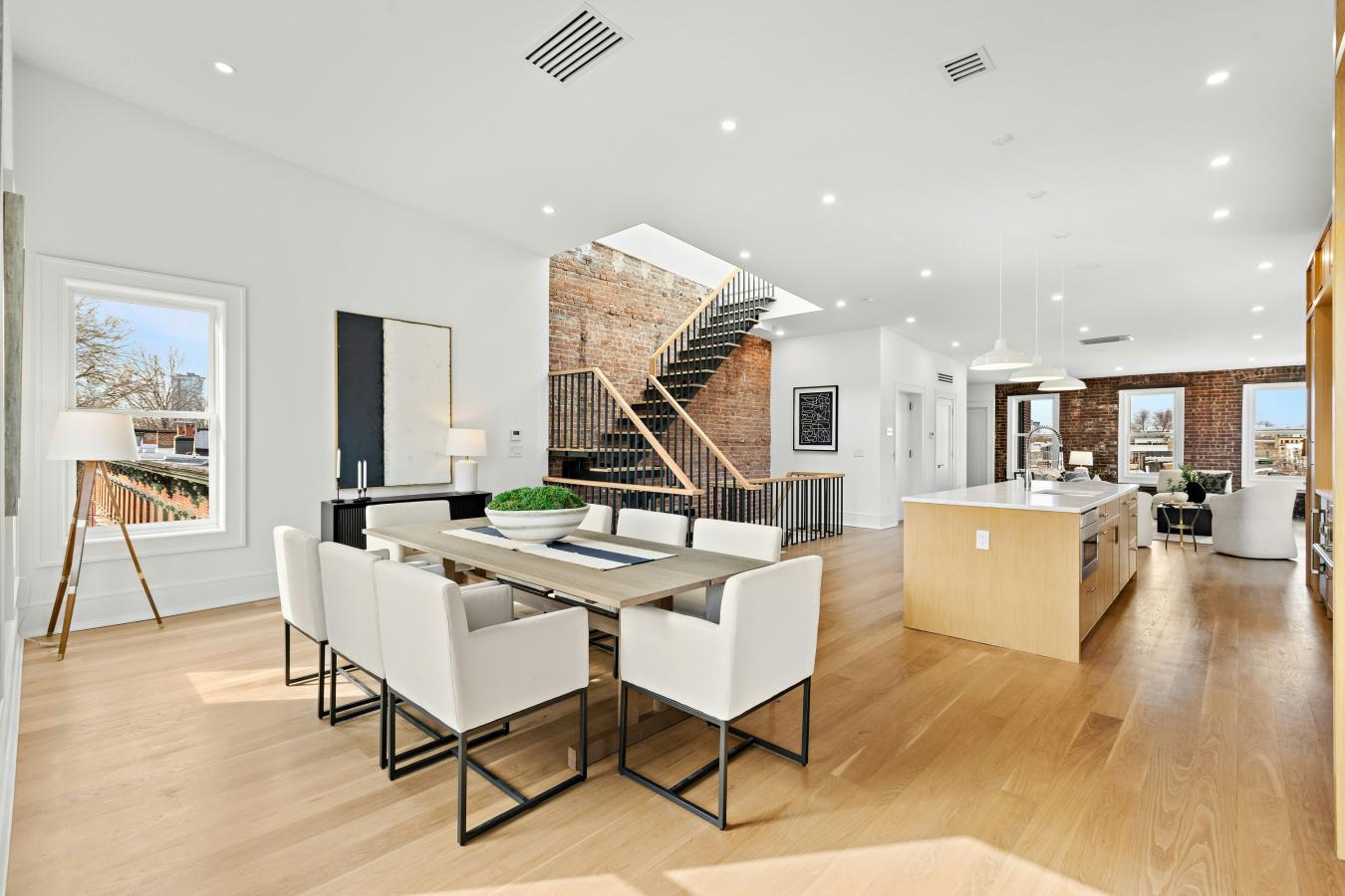 Jersey City Downtown, New Jersey, 07302, United States, 4 Bedrooms Bedrooms, ,2 BathroomsBathrooms,Residential,For Sale,1944177