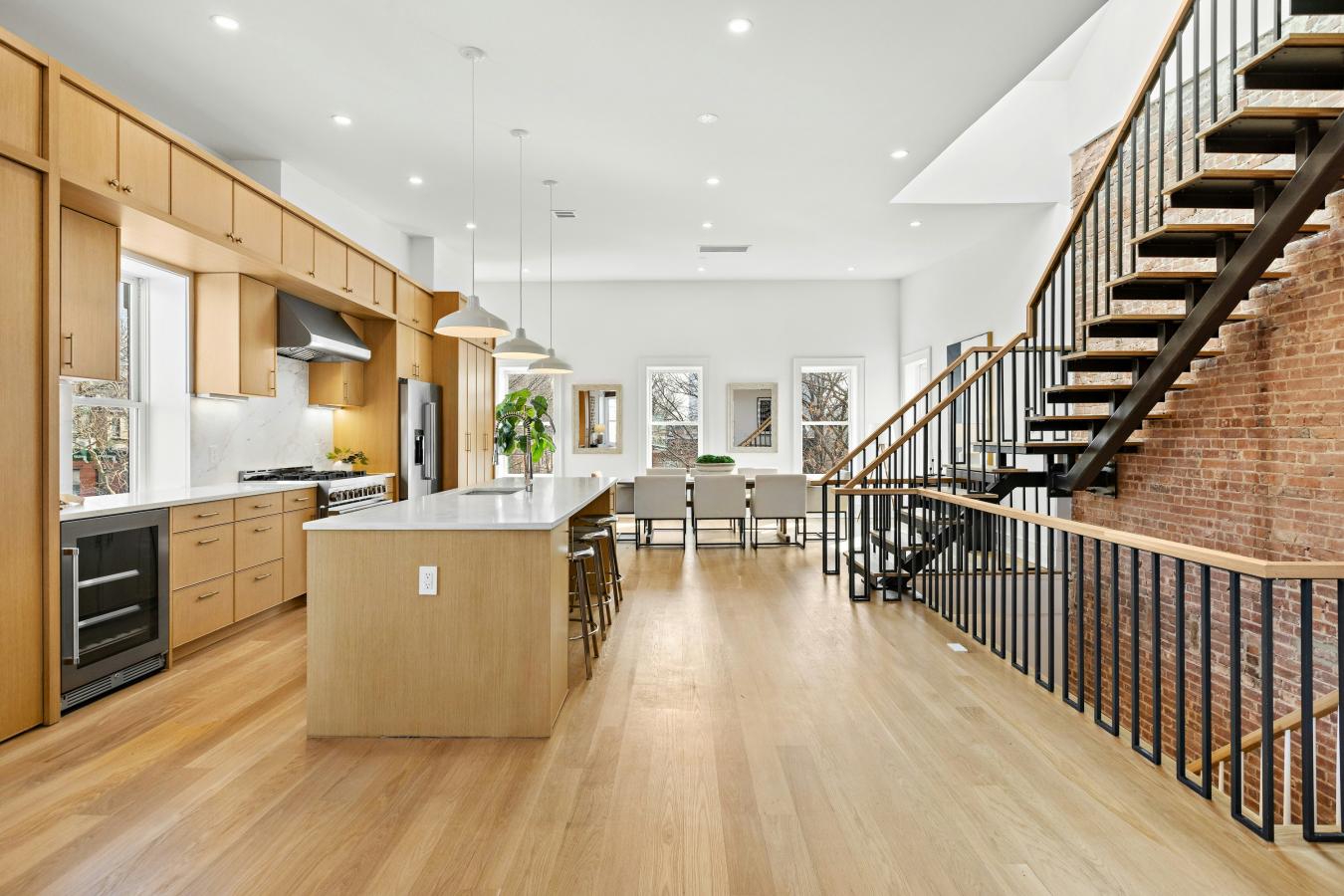 Jersey City Downtown, New Jersey, 07302, United States, 4 Bedrooms Bedrooms, ,2 BathroomsBathrooms,Residential,For Sale,1944177