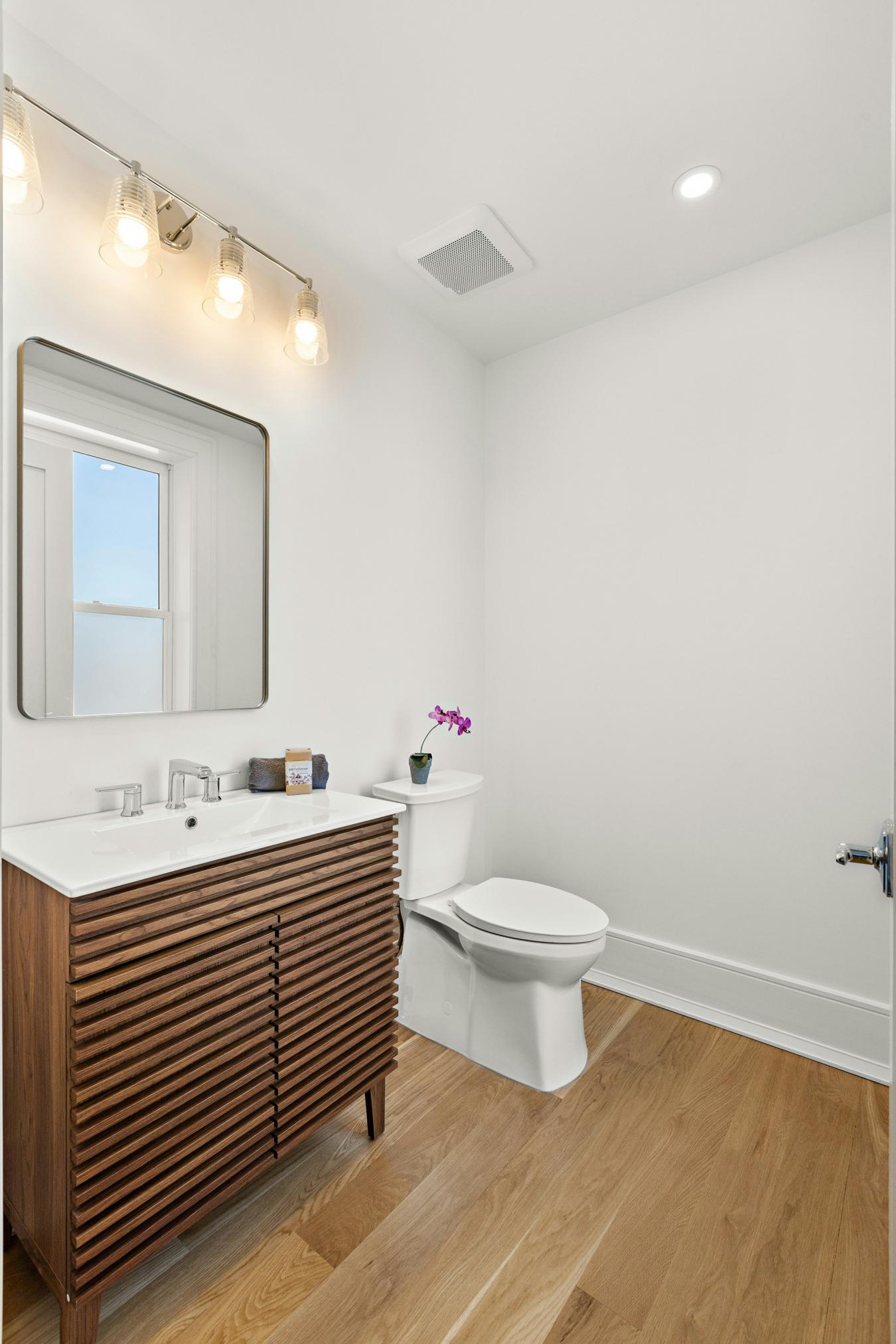 Jersey City Downtown, New Jersey, 07302, United States, 4 Bedrooms Bedrooms, ,2 BathroomsBathrooms,Residential,For Sale,1944177