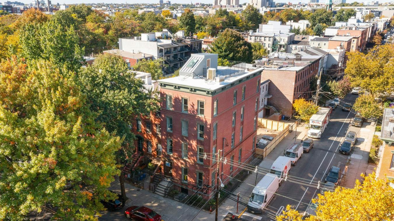 Jersey City Downtown, New Jersey, 07302, United States, 4 Bedrooms Bedrooms, ,2 BathroomsBathrooms,Residential,For Sale,1944177