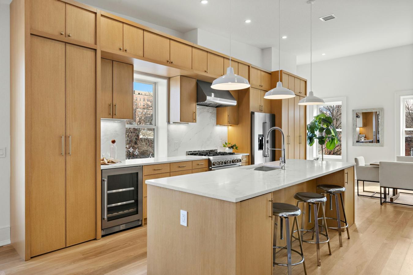 Jersey City Downtown, New Jersey, 07302, United States, 4 Bedrooms Bedrooms, ,2 BathroomsBathrooms,Residential,For Sale,1944177