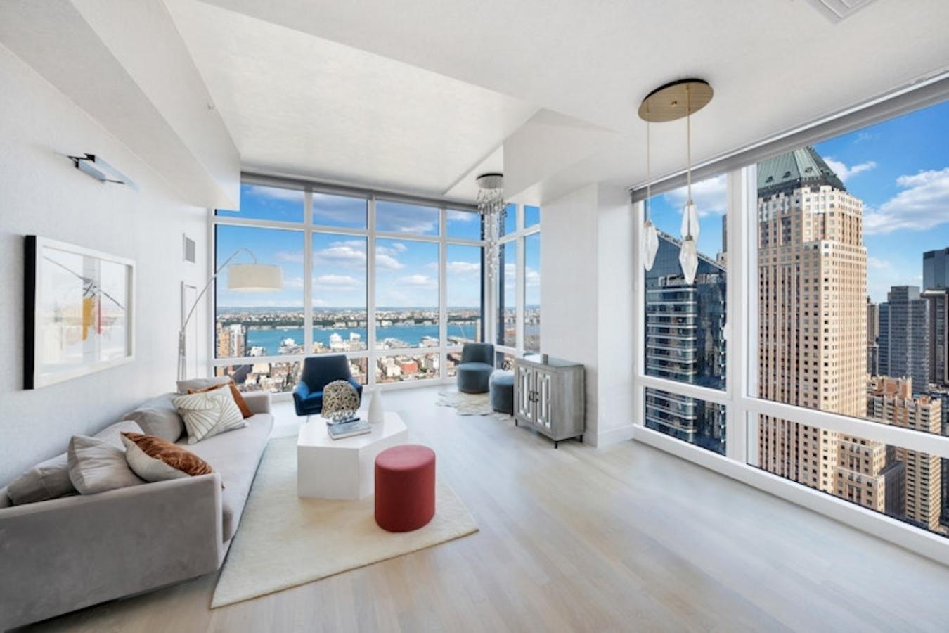 New York, New York, 10036, United States, 2 Bedrooms Bedrooms, ,2 BathroomsBathrooms,Residential,For Sale,1944175