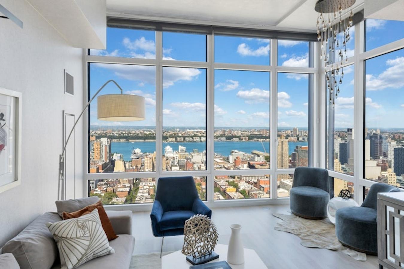 New York, New York, 10036, United States, 2 Bedrooms Bedrooms, ,2 BathroomsBathrooms,Residential,For Sale,1944175