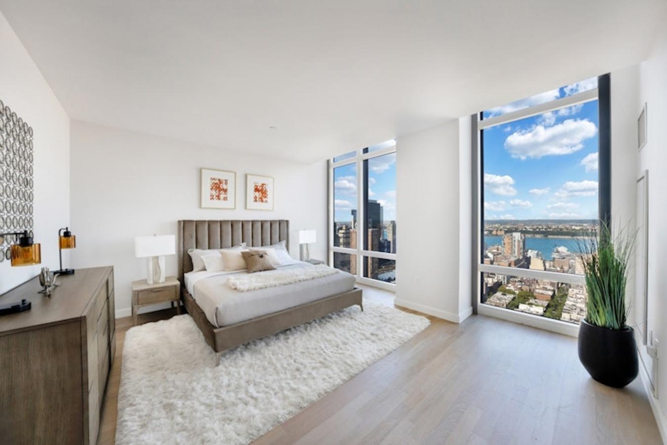 New York, New York, 10036, United States, 2 Bedrooms Bedrooms, ,2 BathroomsBathrooms,Residential,For Sale,1944175