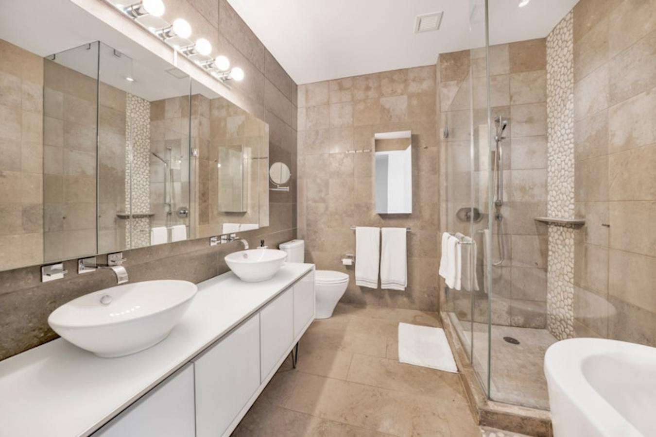 New York, New York, 10036, United States, 2 Bedrooms Bedrooms, ,2 BathroomsBathrooms,Residential,For Sale,1944175