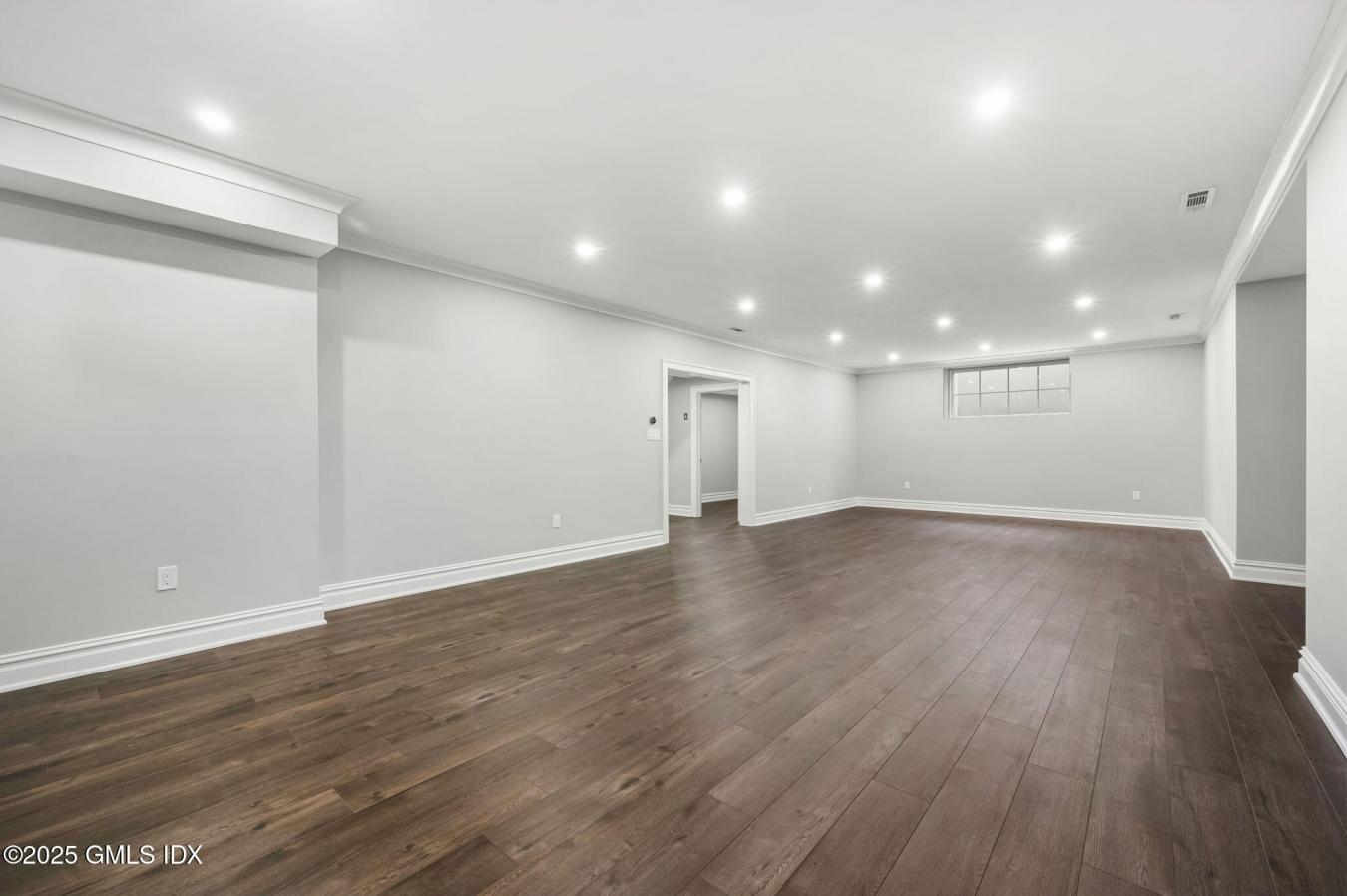 Cos Cob, Connecticut, 06807, United States, 5 Bedrooms Bedrooms, ,4 BathroomsBathrooms,Residential,For Sale,1944176