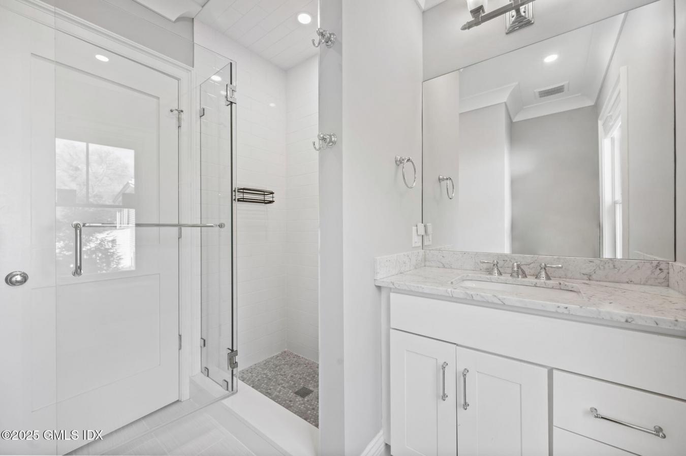 Cos Cob, Connecticut, 06807, United States, 5 Bedrooms Bedrooms, ,4 BathroomsBathrooms,Residential,For Sale,1944176