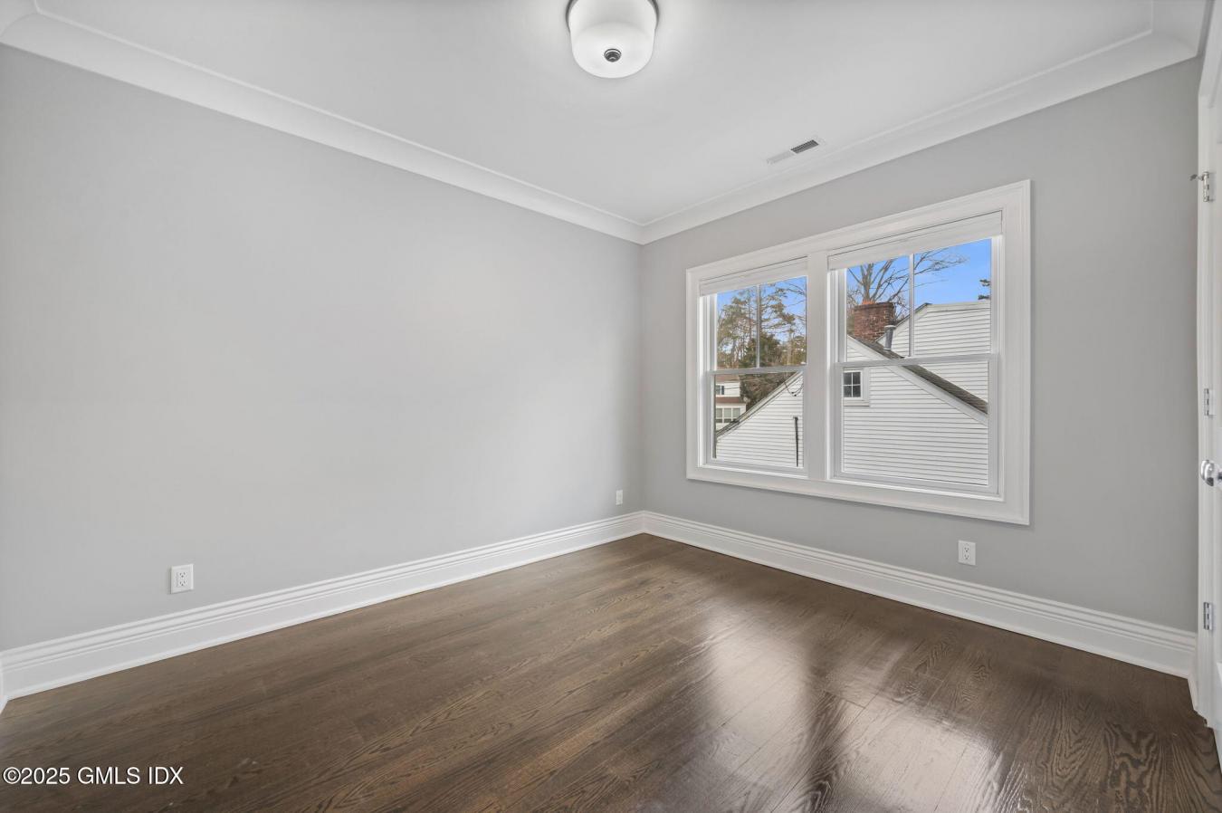 Cos Cob, Connecticut, 06807, United States, 5 Bedrooms Bedrooms, ,4 BathroomsBathrooms,Residential,For Sale,1944176