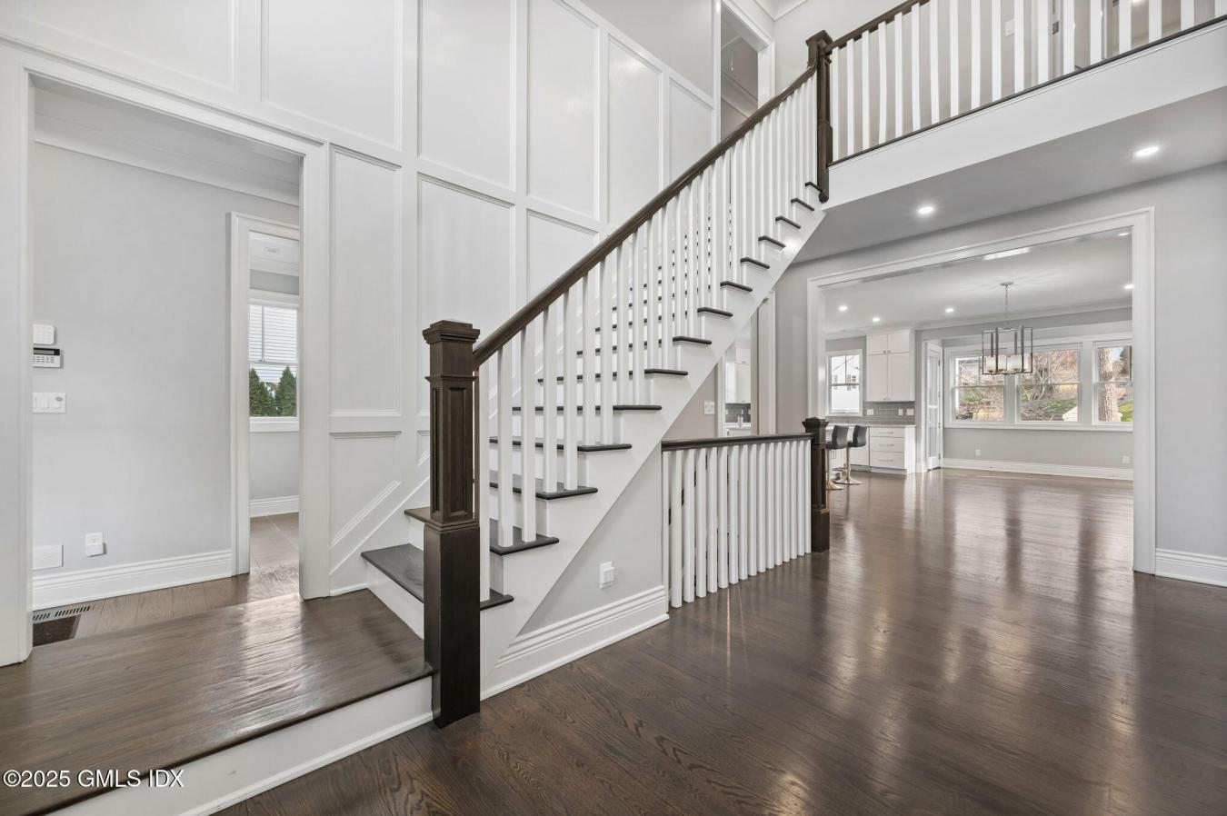 Cos Cob, Connecticut, 06807, United States, 5 Bedrooms Bedrooms, ,4 BathroomsBathrooms,Residential,For Sale,1944176