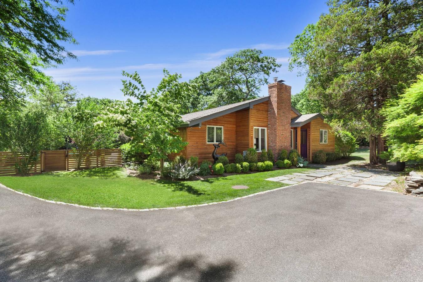 Southampton, New York, 11968, United States, 4 Bedrooms Bedrooms, ,3 BathroomsBathrooms,Residential,For Sale,1944173