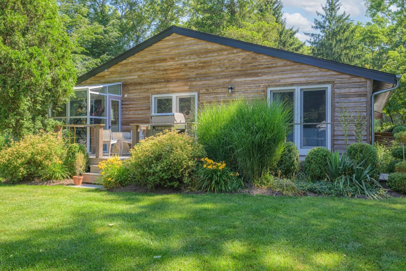 Southampton, New York, 11968, United States, 4 Bedrooms Bedrooms, ,3 BathroomsBathrooms,Residential,For Sale,1944173