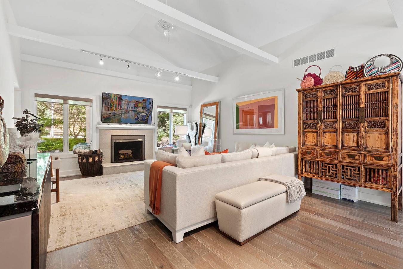 Southampton, New York, 11968, United States, 4 Bedrooms Bedrooms, ,3 BathroomsBathrooms,Residential,For Sale,1944173