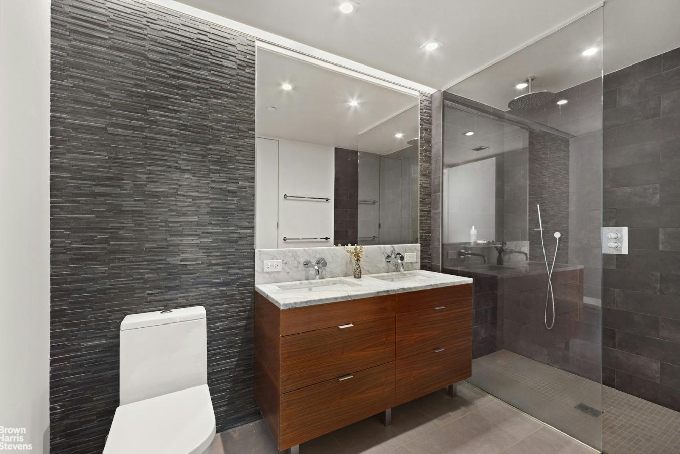Dumbo, New York, 11201, United States, 3 Bedrooms Bedrooms, ,2 BathroomsBathrooms,Residential,For Sale,1944171