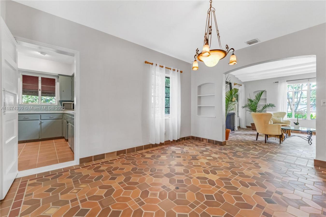 Miami, Florida, 33137, United States, 4 Bedrooms Bedrooms, ,3 BathroomsBathrooms,Residential,For Sale,1944170