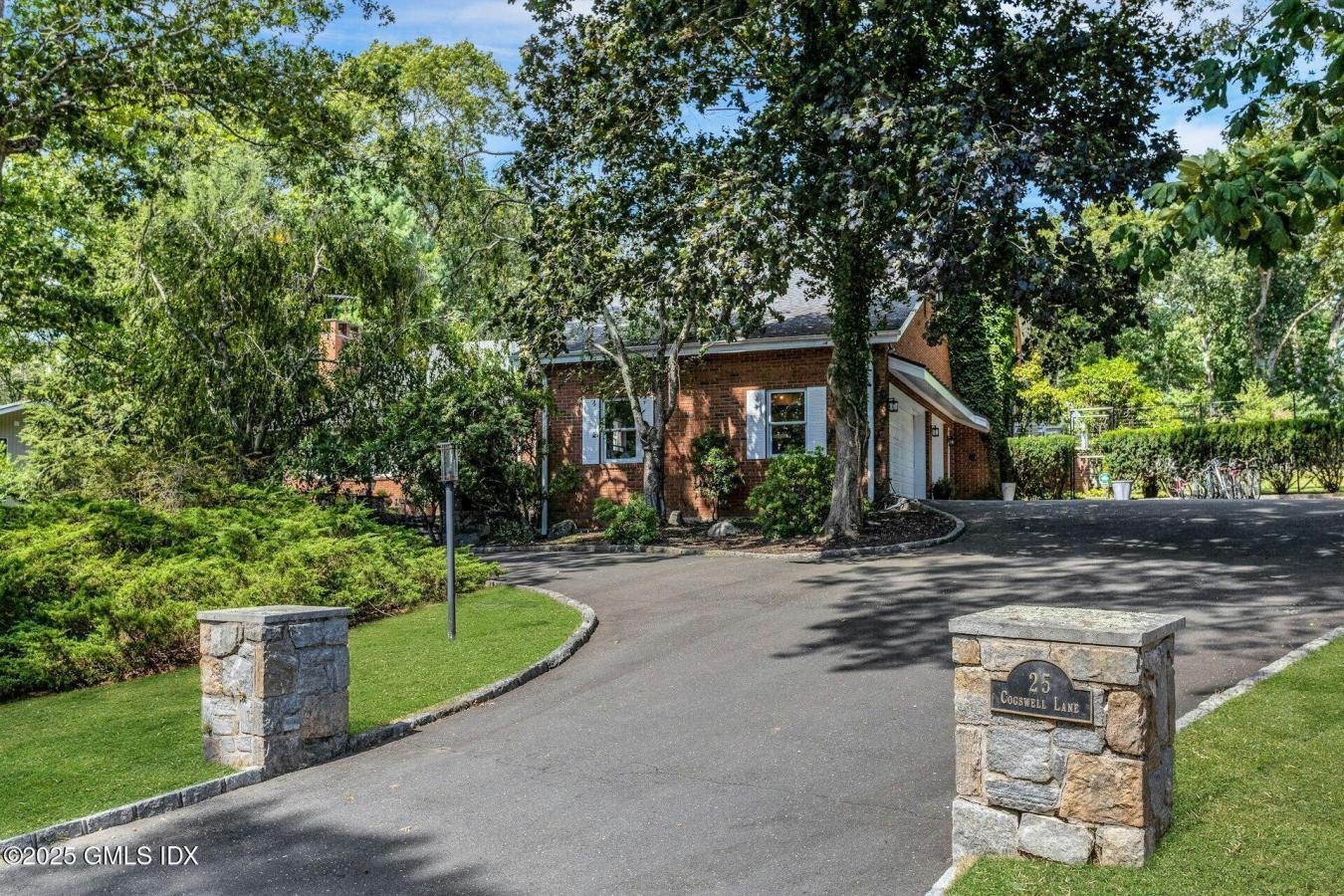 Stamford, Connecticut, 06902, United States, 5 Bedrooms Bedrooms, ,7 BathroomsBathrooms,Residential,For Sale,1944169