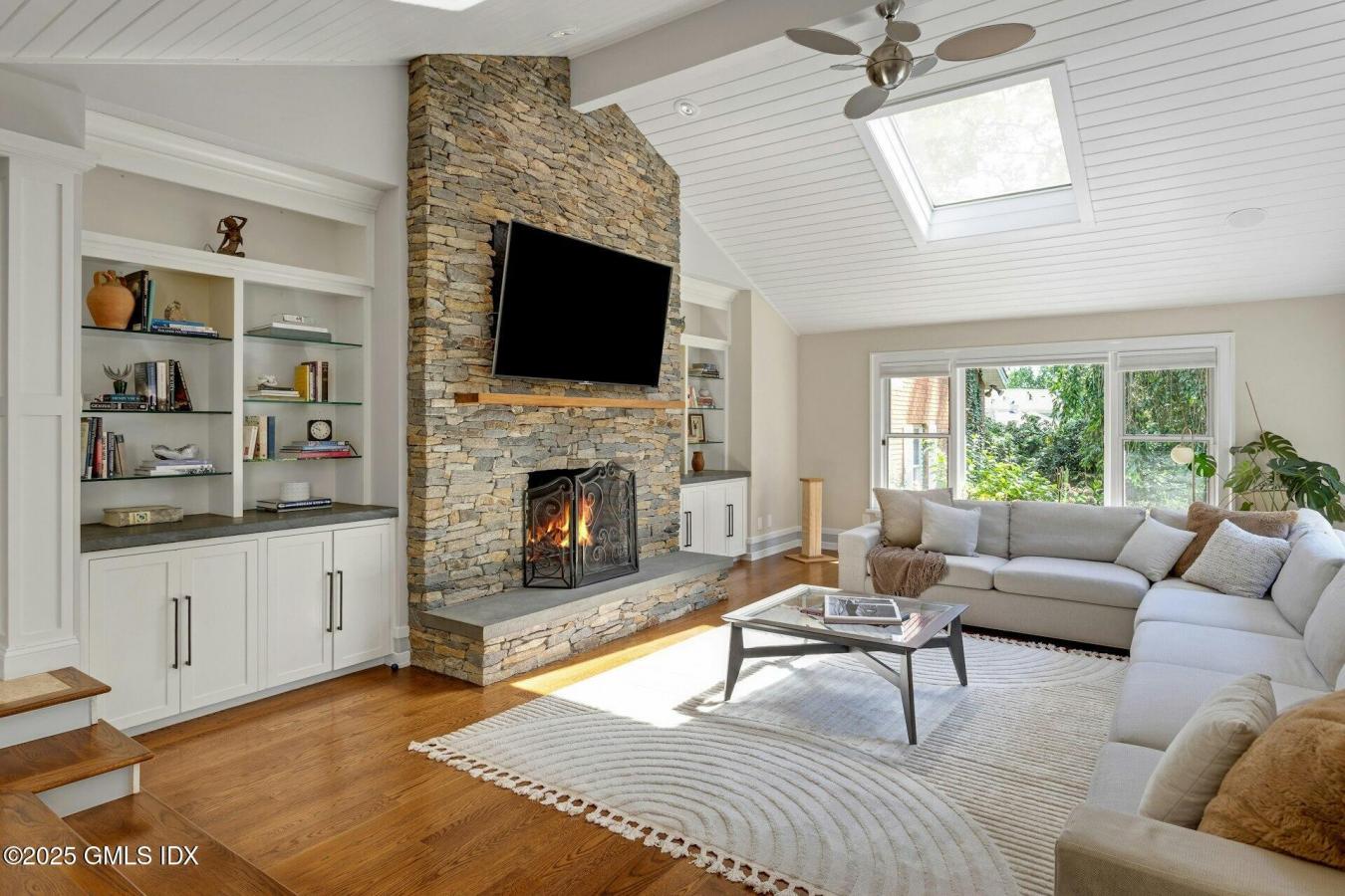Stamford, Connecticut, 06902, United States, 5 Bedrooms Bedrooms, ,7 BathroomsBathrooms,Residential,For Sale,1944169