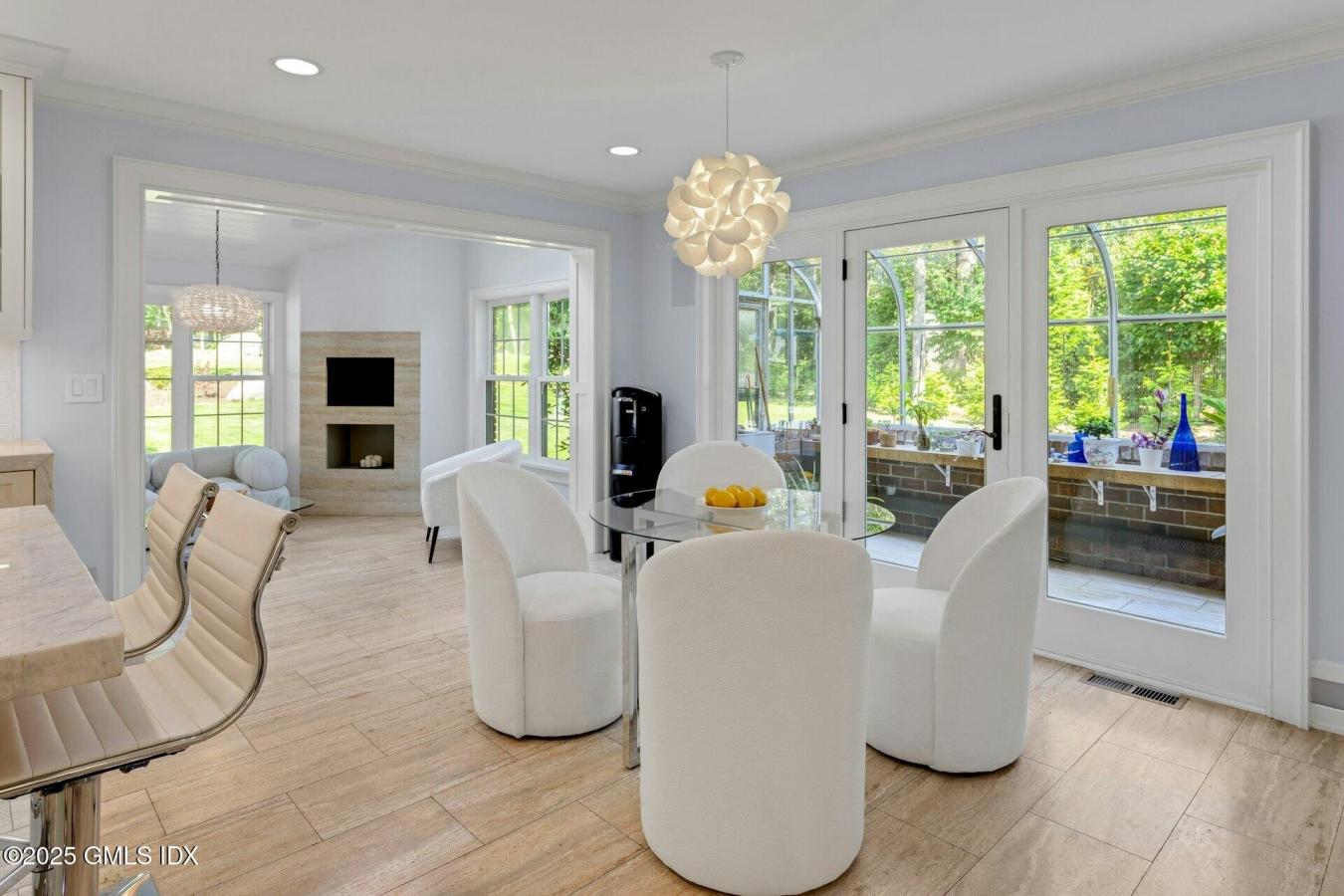 Stamford, Connecticut, 06902, United States, 5 Bedrooms Bedrooms, ,7 BathroomsBathrooms,Residential,For Sale,1944169