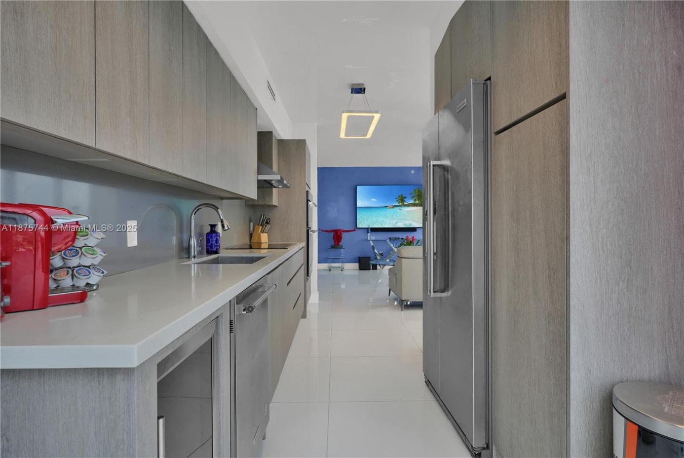 Miami Beach, Florida, 33140, United States, 2 Bedrooms Bedrooms, ,2 BathroomsBathrooms,Residential,For Sale,1944168