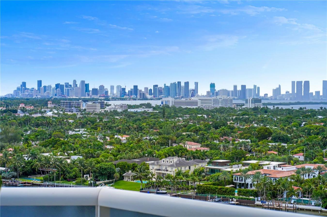 Miami Beach, Florida, 33140, United States, 2 Bedrooms Bedrooms, ,2 BathroomsBathrooms,Residential,For Sale,1944168