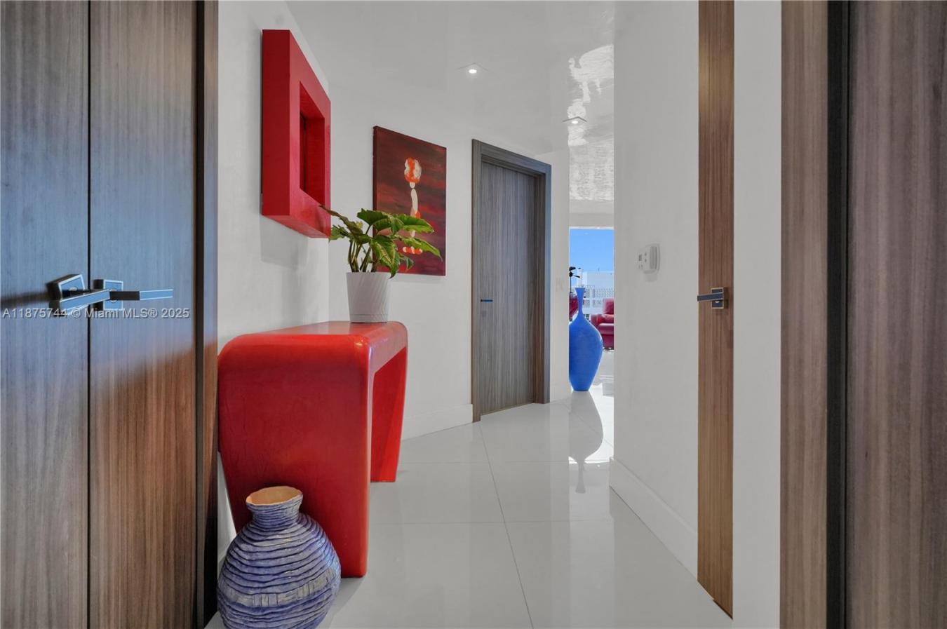 Miami Beach, Florida, 33140, United States, 2 Bedrooms Bedrooms, ,2 BathroomsBathrooms,Residential,For Sale,1944168
