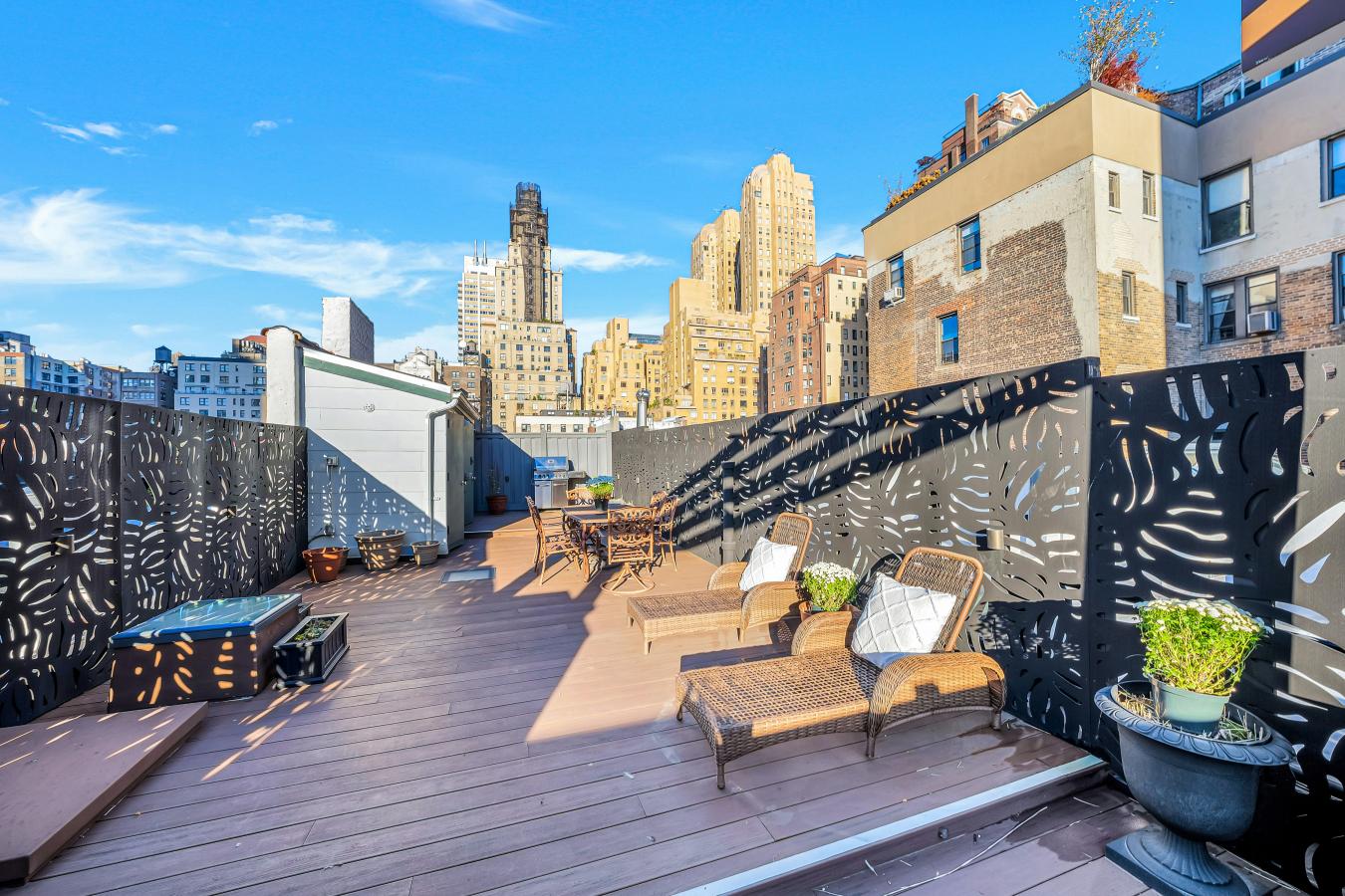 New York, New York, 10023, United States, 1 Bedroom Bedrooms, ,1 BathroomBathrooms,Residential,For Sale,1944165
