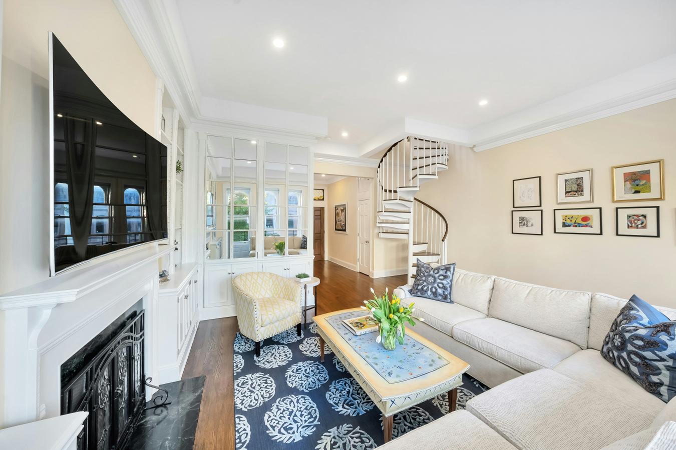 New York, New York, 10023, United States, 1 Bedroom Bedrooms, ,1 BathroomBathrooms,Residential,For Sale,1944165