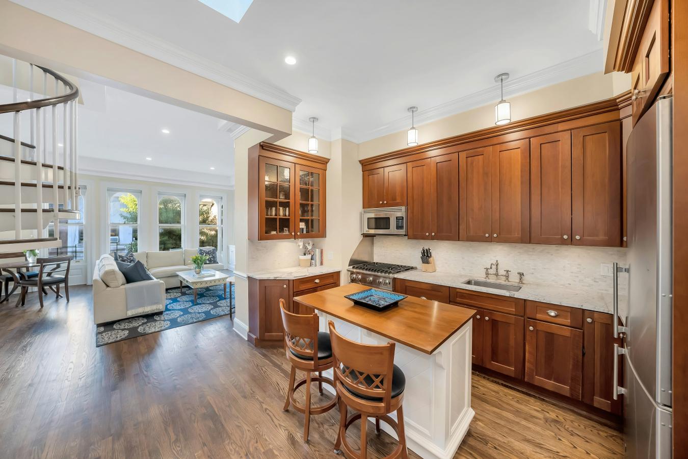 New York, New York, 10023, United States, 1 Bedroom Bedrooms, ,1 BathroomBathrooms,Residential,For Sale,1944165