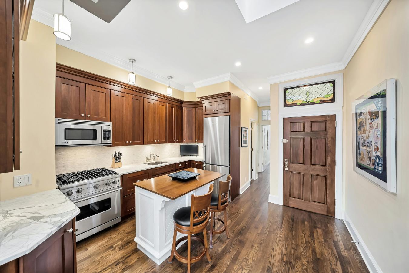 New York, New York, 10023, United States, 1 Bedroom Bedrooms, ,1 BathroomBathrooms,Residential,For Sale,1944165