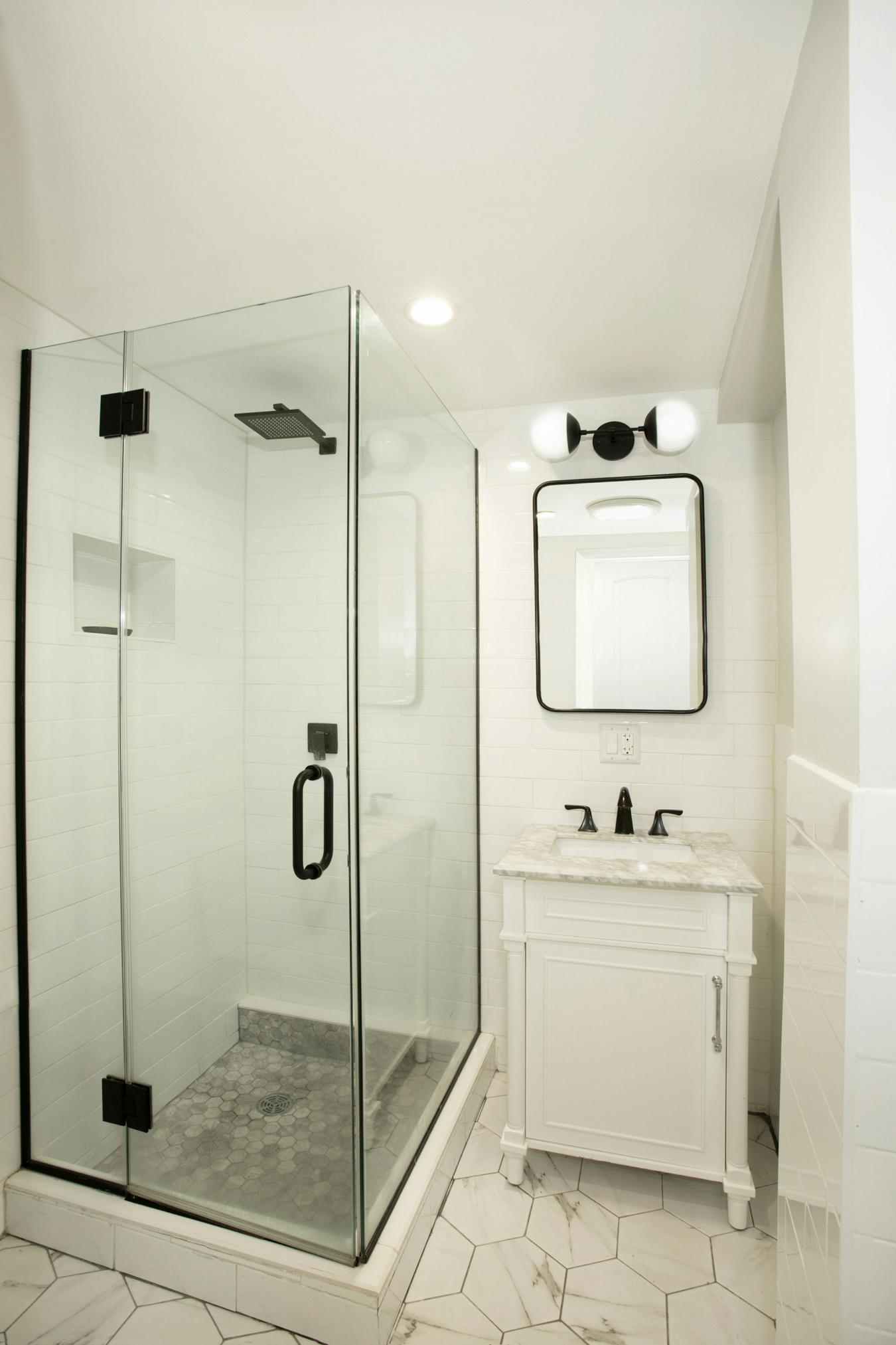 Flatbush, New York, 11226, United States, 3 Bedrooms Bedrooms, ,2 BathroomsBathrooms,Residential,For Sale,1944166