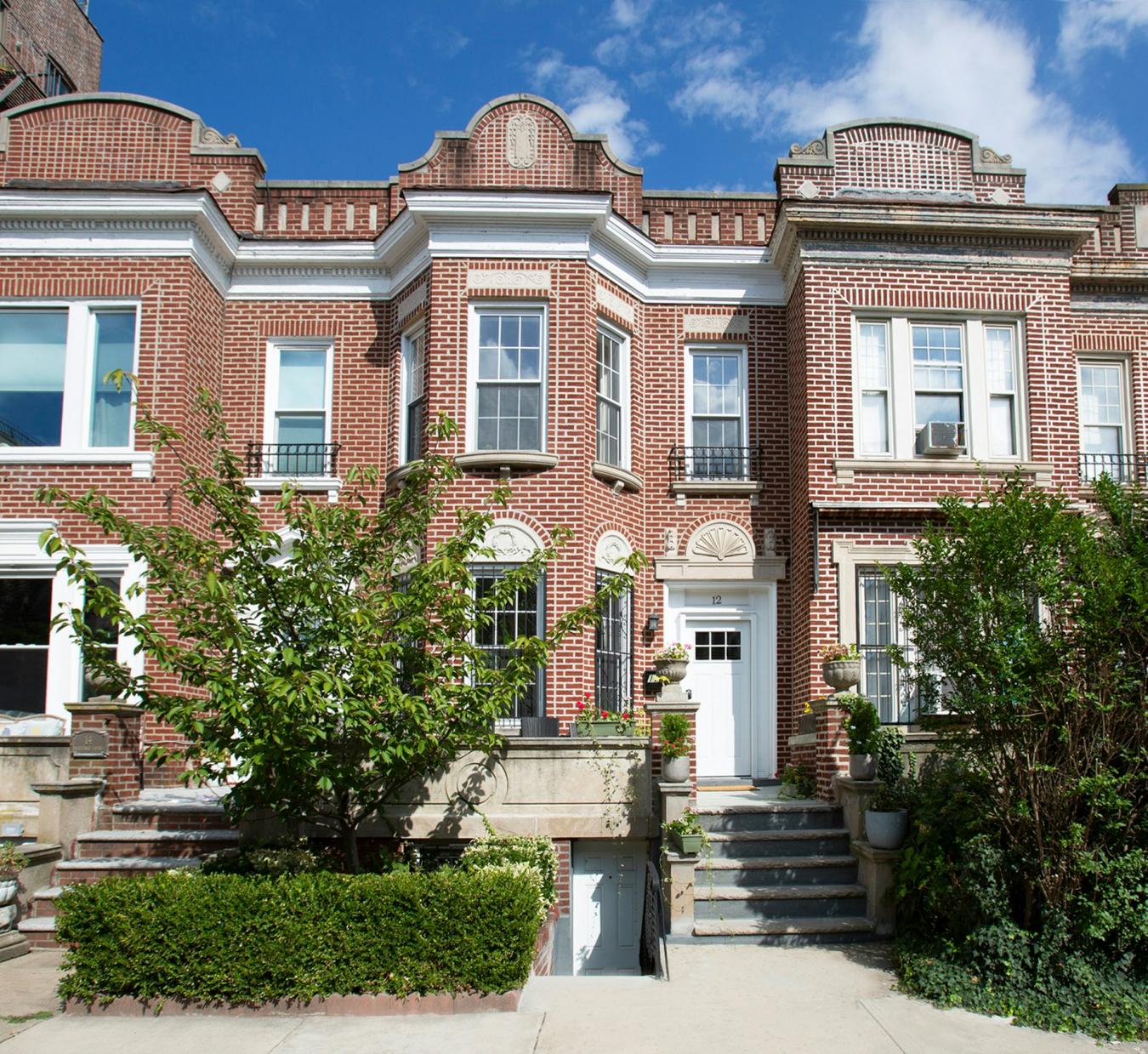 Flatbush, New York, 11226, United States, 3 Bedrooms Bedrooms, ,2 BathroomsBathrooms,Residential,For Sale,1944166