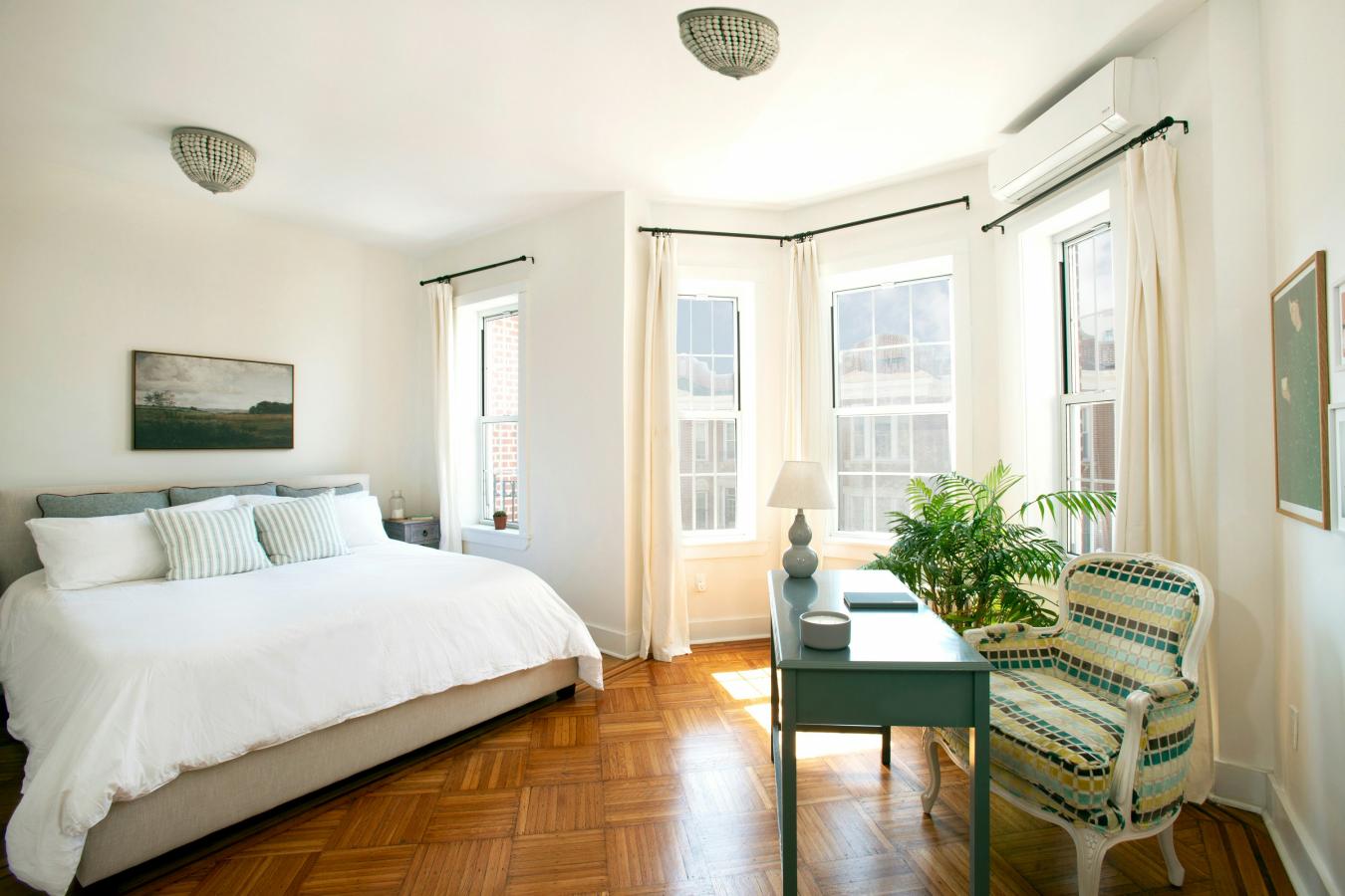 Flatbush, New York, 11226, United States, 3 Bedrooms Bedrooms, ,2 BathroomsBathrooms,Residential,For Sale,1944166