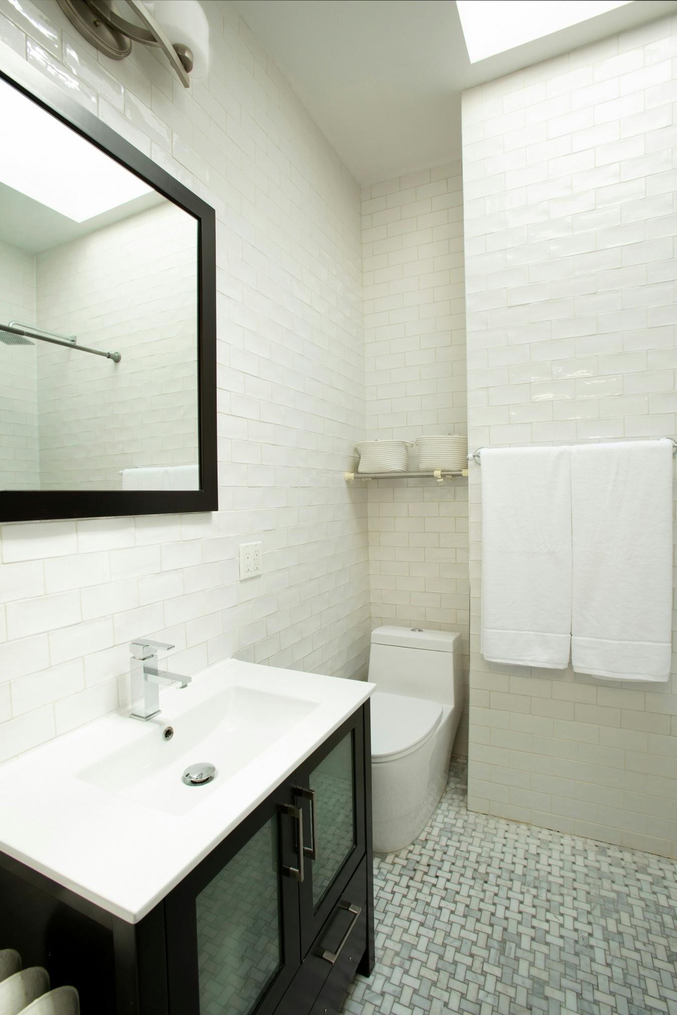 Flatbush, New York, 11226, United States, 3 Bedrooms Bedrooms, ,2 BathroomsBathrooms,Residential,For Sale,1944166
