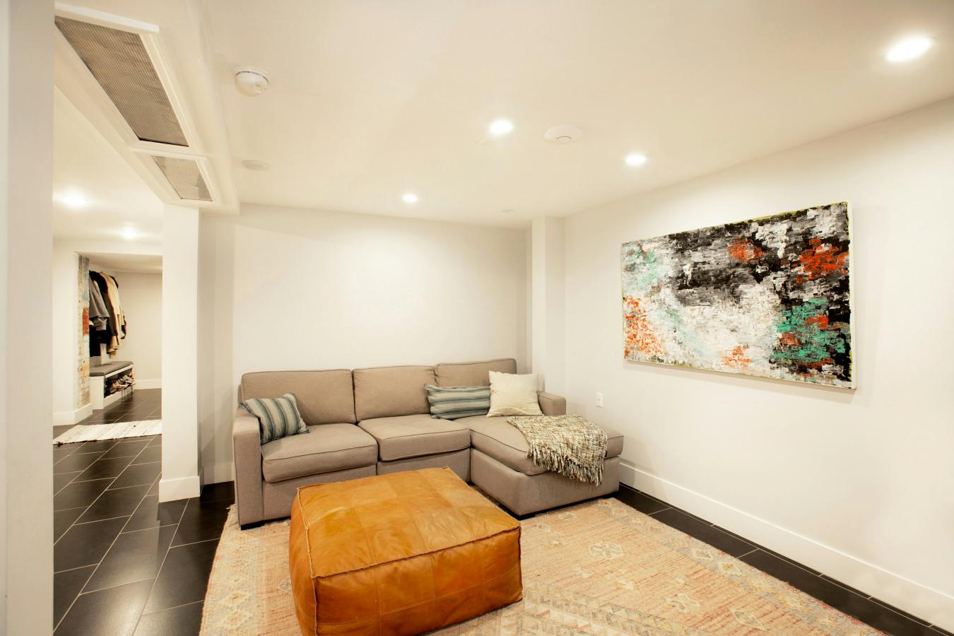 Flatbush, New York, 11226, United States, 3 Bedrooms Bedrooms, ,2 BathroomsBathrooms,Residential,For Sale,1944166