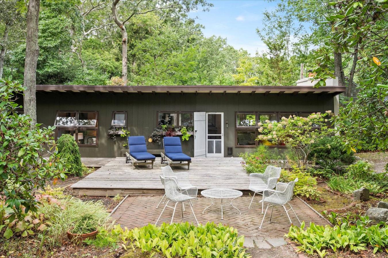 Springs, New York, 11937, United States, 2 Bedrooms Bedrooms, ,1 BathroomBathrooms,Residential,For Sale,1944164