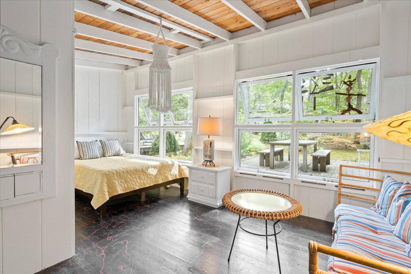Springs, New York, 11937, United States, 2 Bedrooms Bedrooms, ,1 BathroomBathrooms,Residential,For Sale,1944164