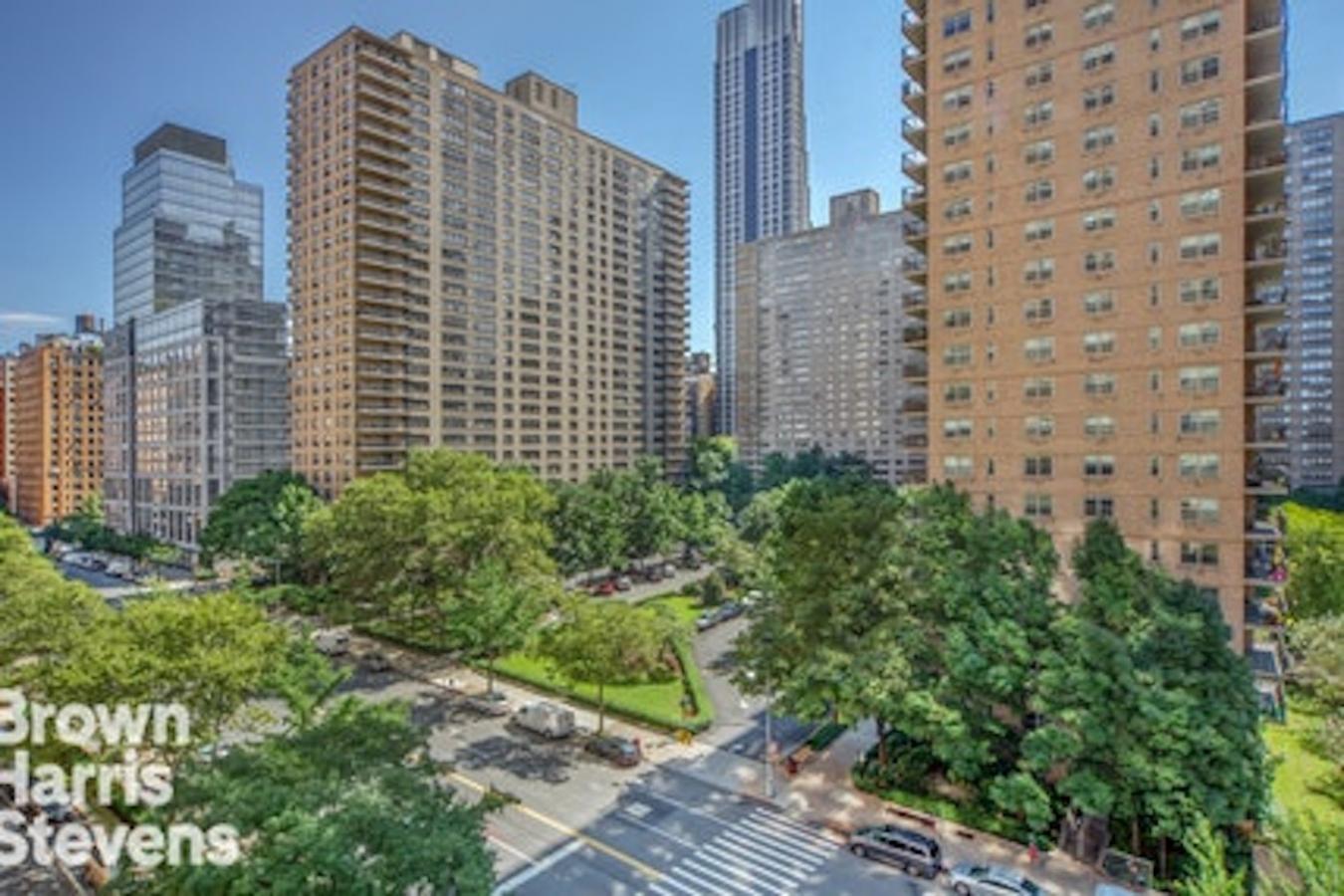 New York, New York, 10023, United States, 2 Bedrooms Bedrooms, ,2 BathroomsBathrooms,Residential,For Sale,1944163