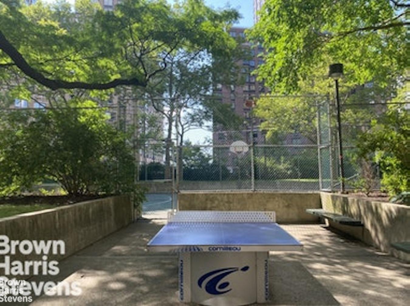 New York, New York, 10023, United States, 2 Bedrooms Bedrooms, ,2 BathroomsBathrooms,Residential,For Sale,1944163