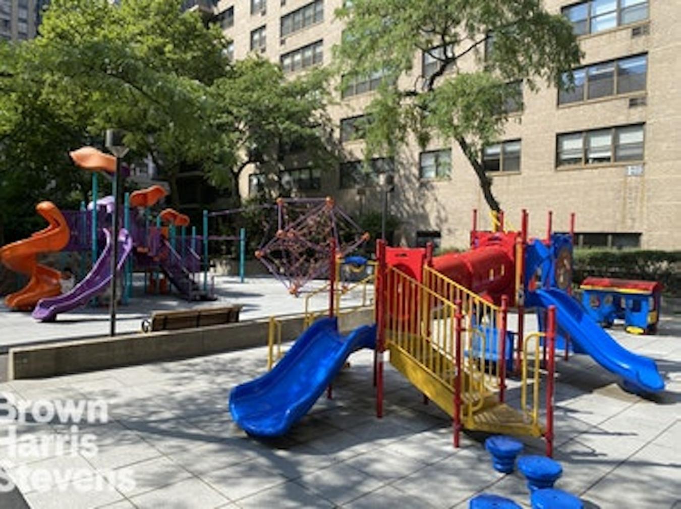 New York, New York, 10023, United States, 2 Bedrooms Bedrooms, ,2 BathroomsBathrooms,Residential,For Sale,1944163