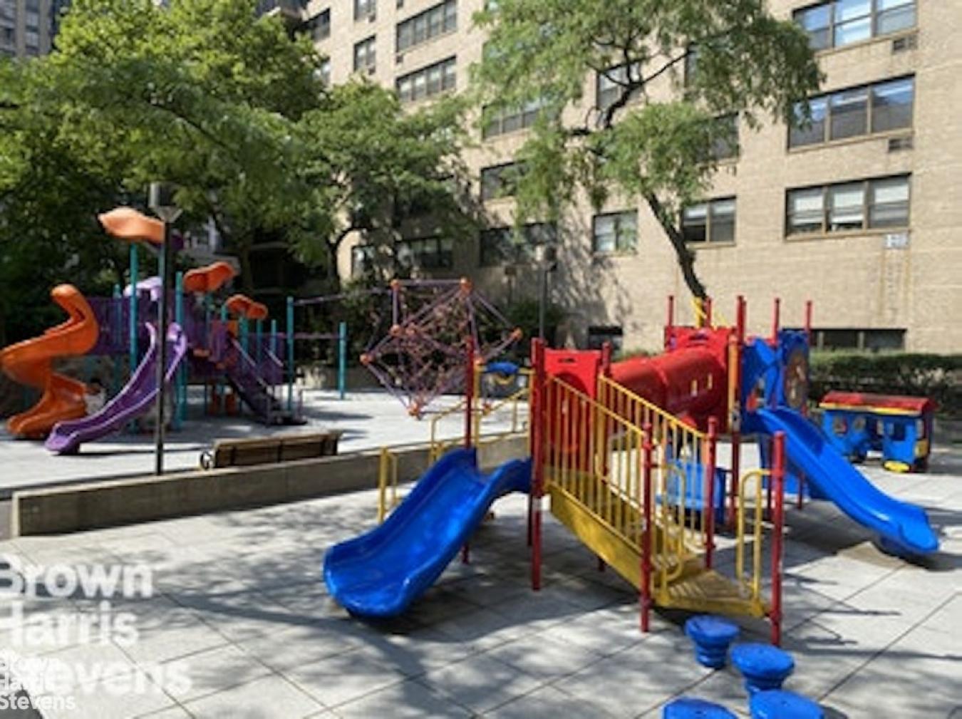 New York, New York, 10023, United States, 2 Bedrooms Bedrooms, ,2 BathroomsBathrooms,Residential,For Sale,1944163